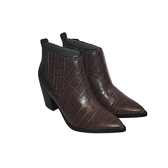 NIB Marc Fisher Rental 2 Chelsea Boots - Picture 1 of 10